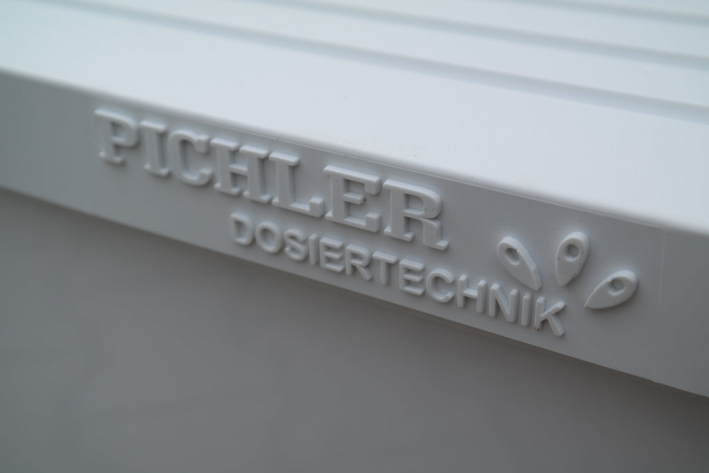 Dosiertreppe signalweiß RAL9003, inkl. WPD-A4 mini pH/Redox + WLAN Modul